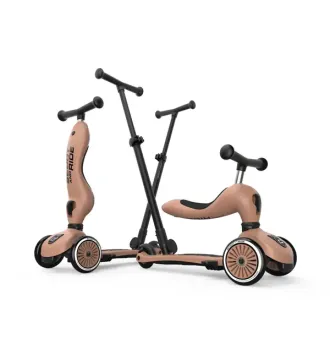 Kinder spielen mit dem Scoot & Ride Highwaykick 1 Push & Go Mocha